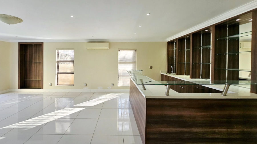 5 Bedroom Property for Sale in Kiepersol Free State